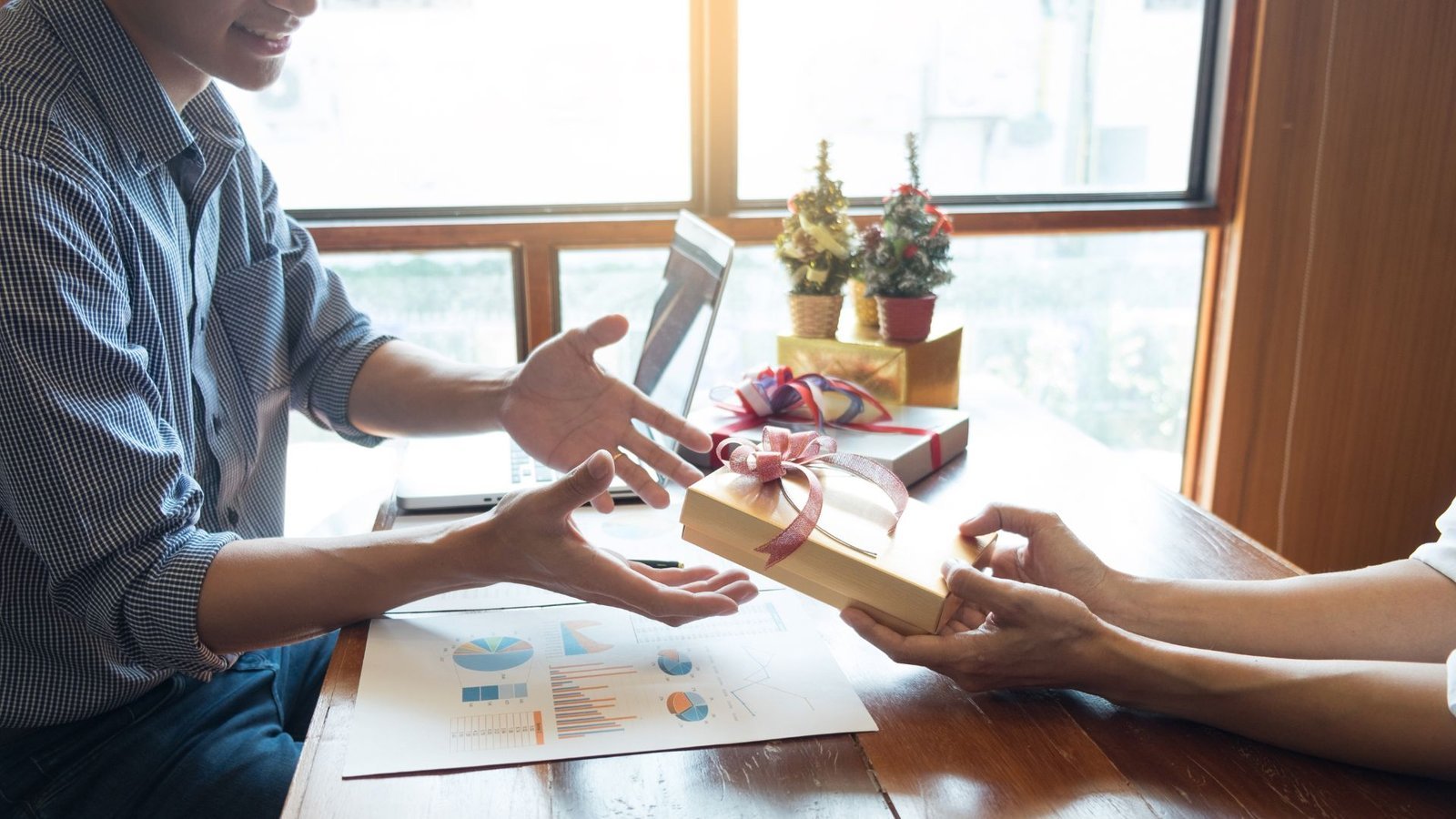 Corporate Art Gifts Online in india 2025